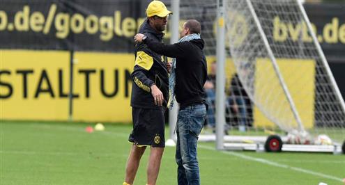 بالصور.. زيدان يلتقي "الأب الروحي" ونجوم دورتموند قبل العودة للملاعب